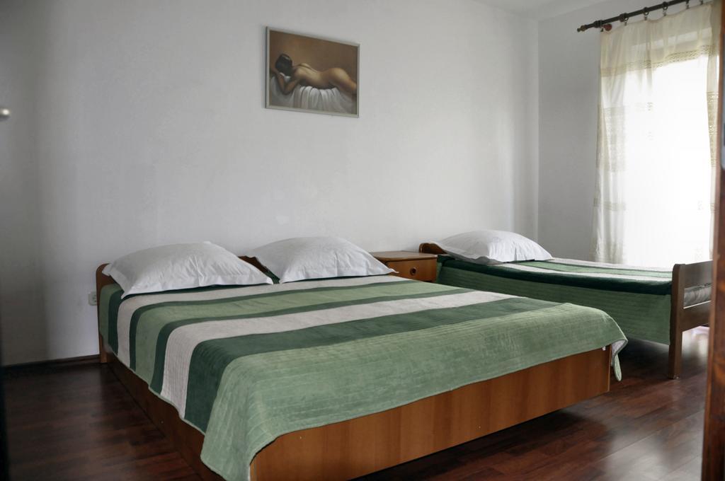 Apartments Vukelic Starigrad Paklenica Exterior foto