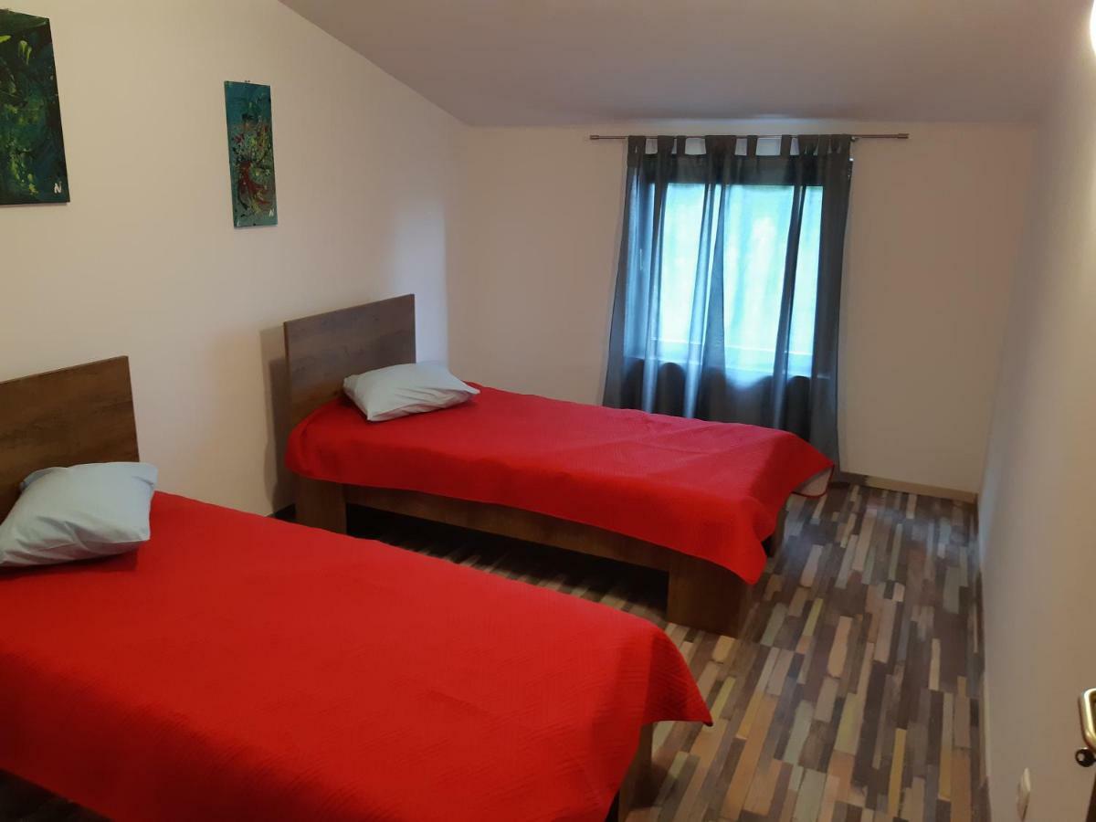 Apartments Vukelic Starigrad Paklenica Exterior foto