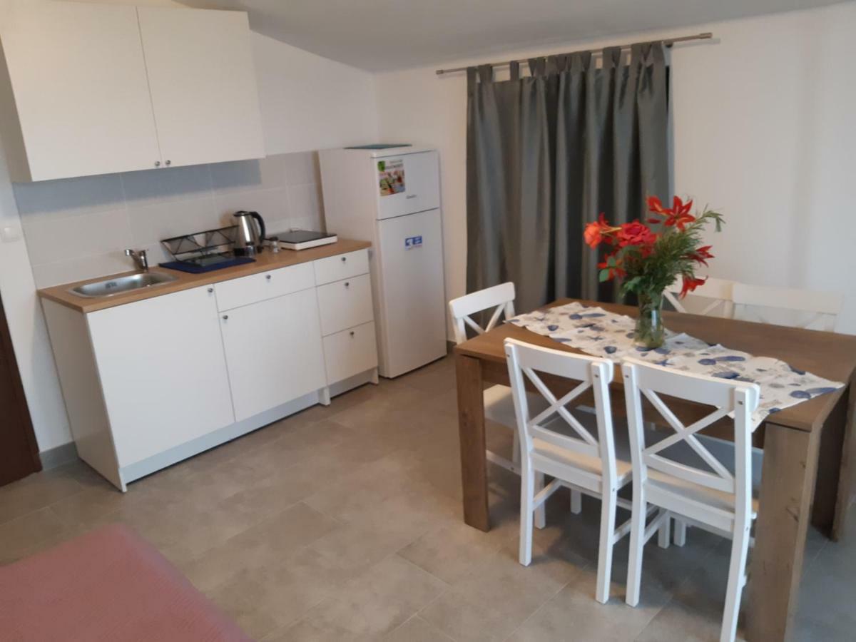 Apartments Vukelic Starigrad Paklenica Exterior foto