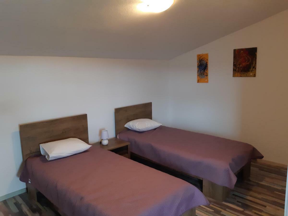 Apartments Vukelic Starigrad Paklenica Exterior foto
